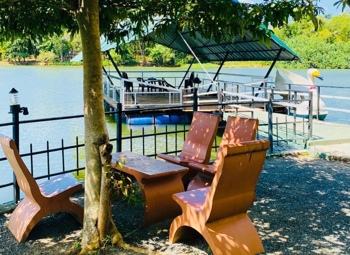 Pelican Lake Udawalawe Luaran gambar