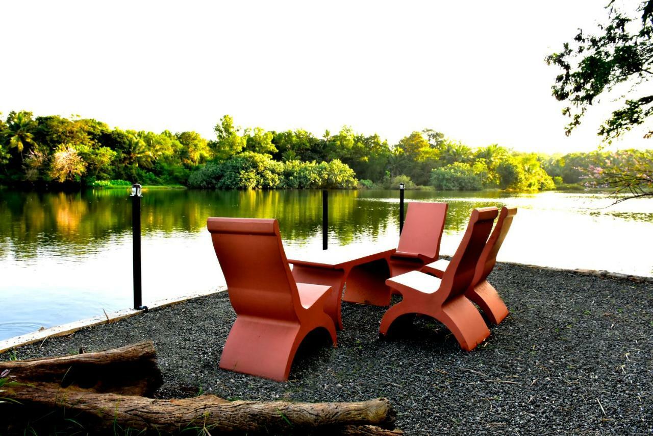 Pelican Lake Udawalawe Luaran gambar