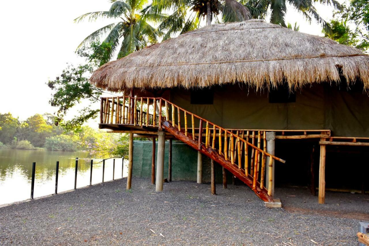 Pelican Lake Udawalawe Luaran gambar